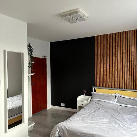 Modern En Suite Bedroom Close To City Centre Leeds (West Yorkshire) Exterior foto