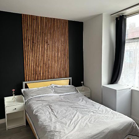 Modern En Suite Bedroom Close To City Centre Leeds (West Yorkshire) Exterior foto